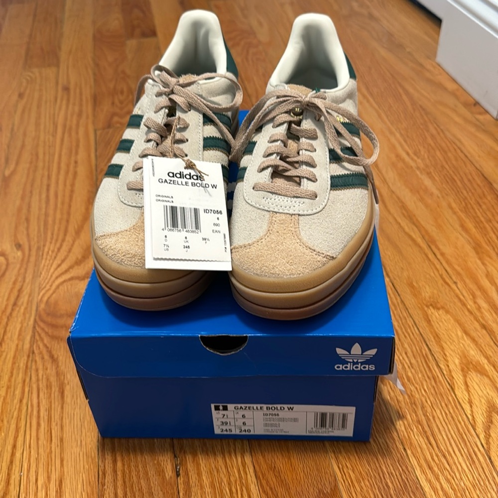 Adidas Gazelle Bold. green and beige. Size 7.5. NWT